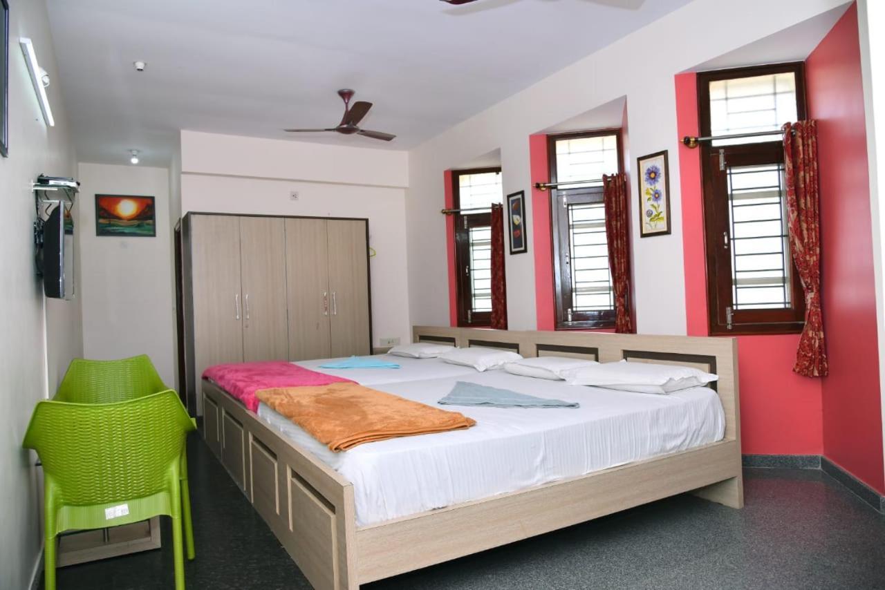 Mango Tree Homestay Hampi Bagian luar foto