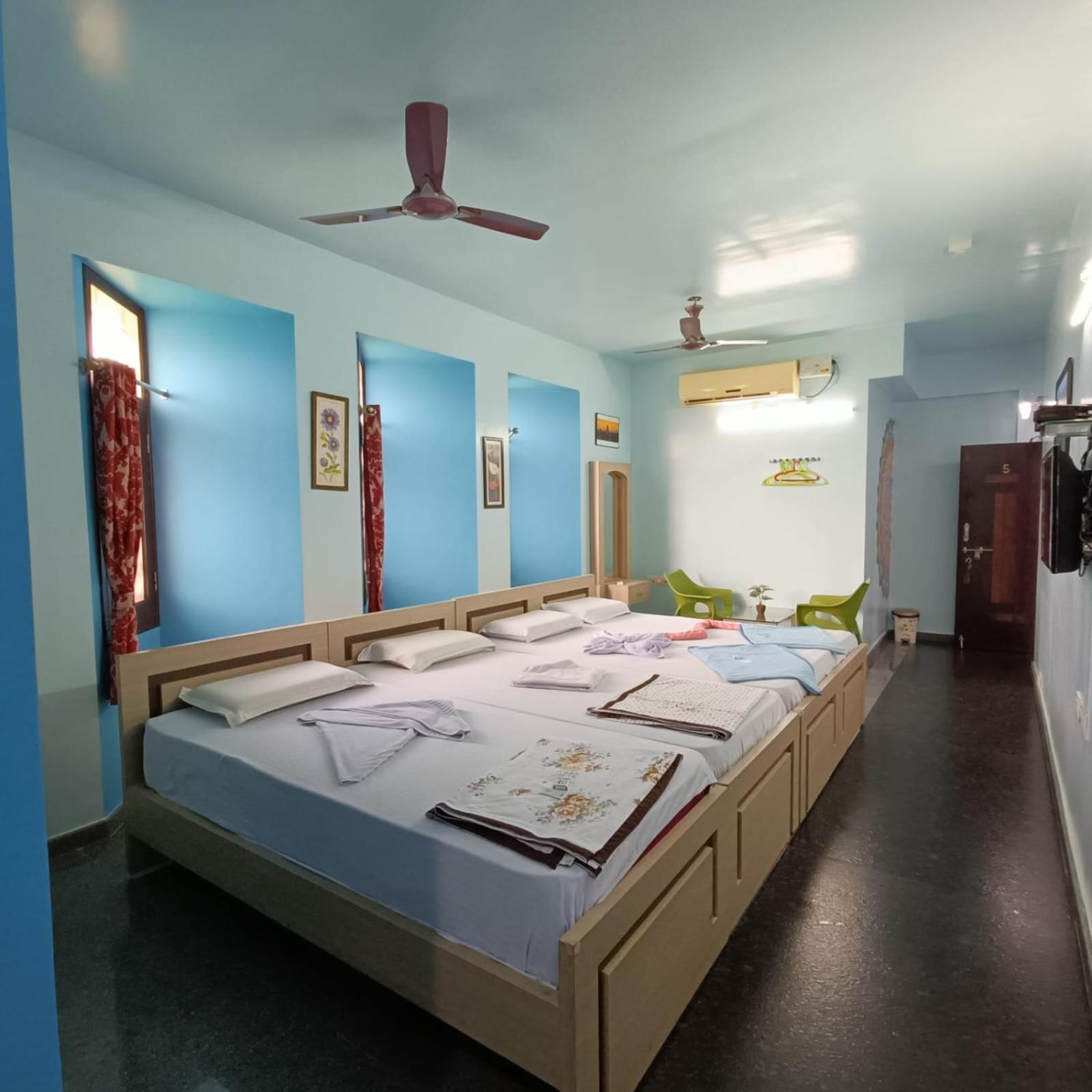 Mango Tree Homestay Hampi Bagian luar foto