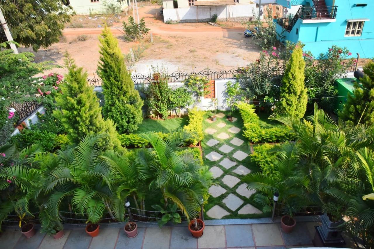 Mango Tree Homestay Hampi Bagian luar foto